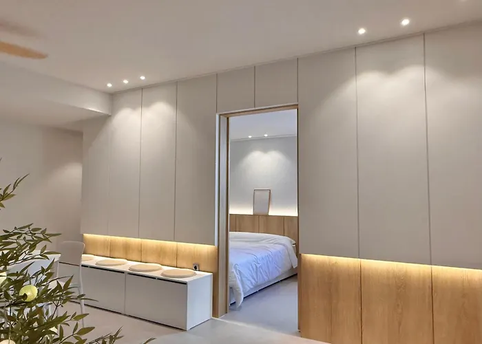 Hongdae 2min Walk From Hong Dae Station *