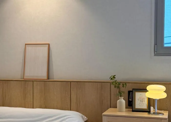 Hongdae 2min Walk From Hong Dae Station 首爾