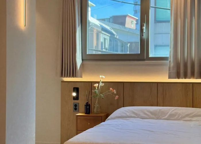 Hongdae 2min Walk From Hong Dae Station * 首爾